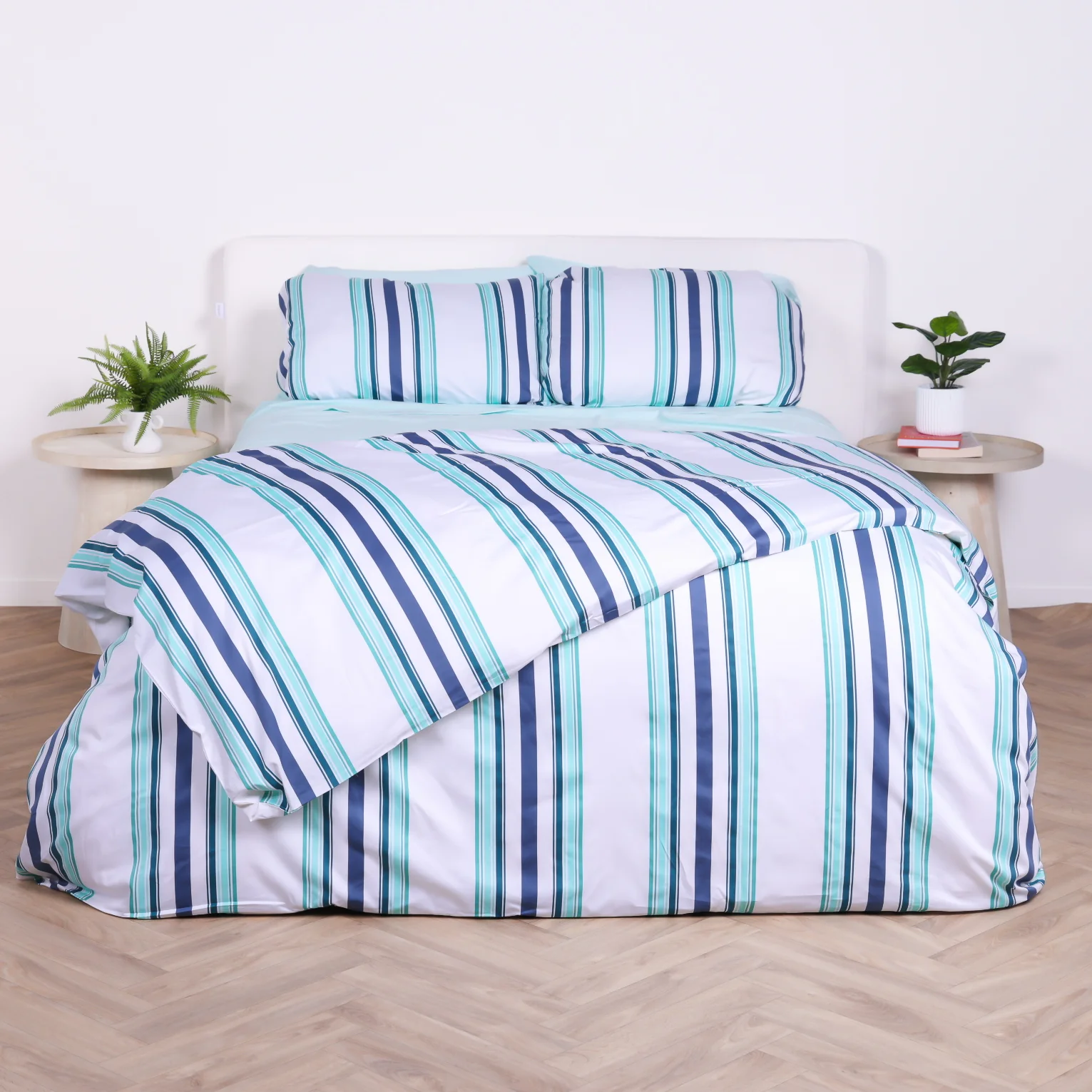 Caribbean Magnetic Clip & Zip Duvet Cover - Image 3