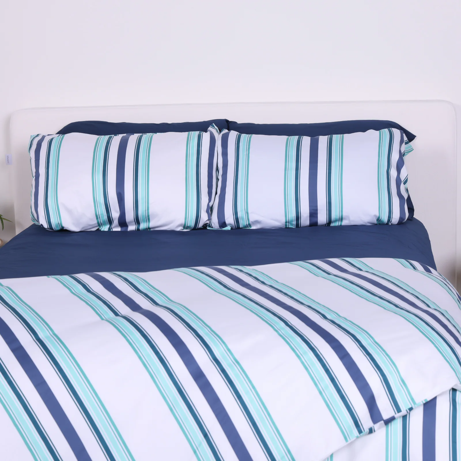 Caribbean Magnetic Clip & Zip Duvet Cover - Image 9